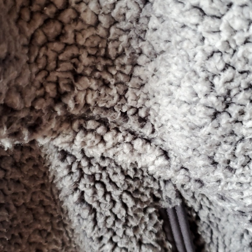 Cozy Sherpa sweatshirt gray size small - Picture 3 of 11